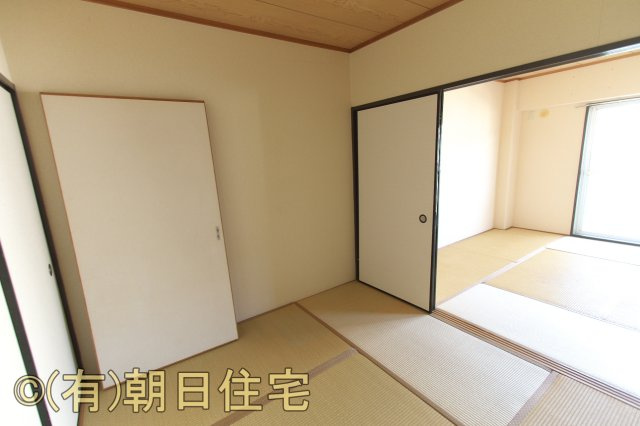 ビラ．マローネの和室