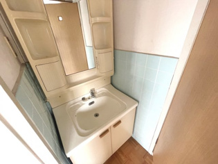 末成ハイツの独立洗面台