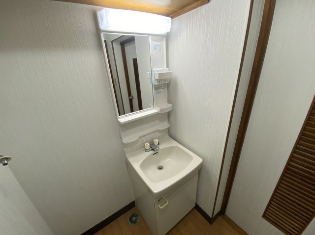 バンベールハウスA棟の洗面所