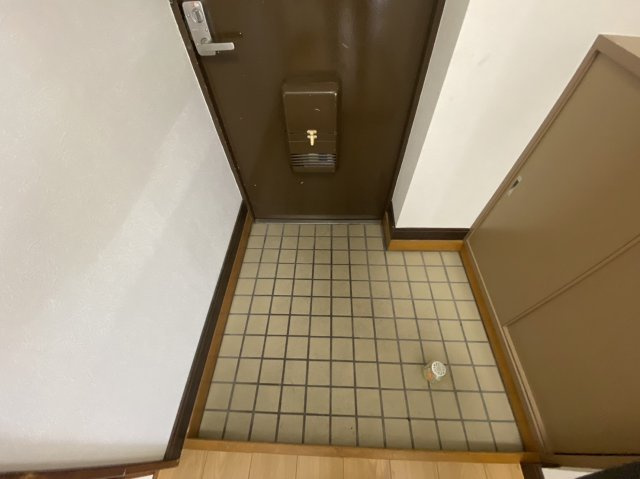 バンベールハウスA棟の玄関