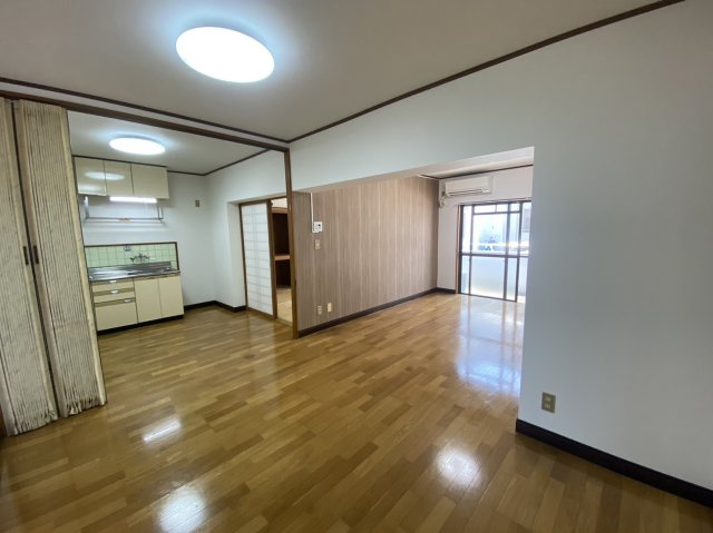 バンベールハウスA棟の居間・リビング