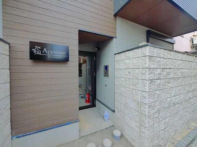 アプローズ奈良町のエントランス|ゆとりのあるエントランスです