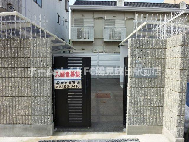 グリシーヌ壱番館のエントランス