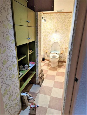 ６０７６６　本巣郡北方町北方　売ビルのトイレ