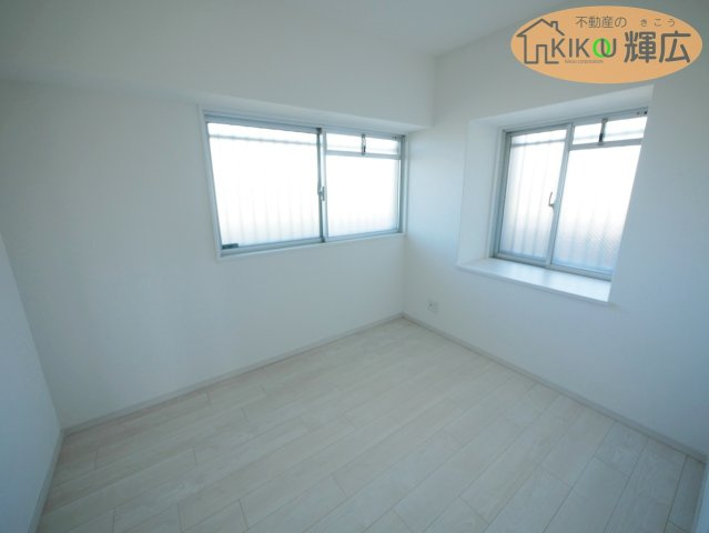 【子供部屋】 | プレステージ明石大久保　11階 | 2023年１月リフォーム内容（キッチン・ユニットバス・トイレ・給湯器・洗面台・フローリング・CF仕上げ、全室クロス張替、）