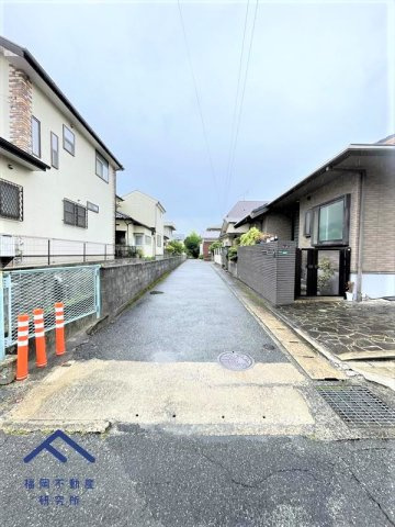 南区柳河内１丁目 　戸建ての前面道路含む現地写真|前面道路は協定道路（協定道路届済み）私道面積：104㎡ (負担割合:1/3)