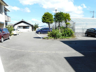 【駐車場】
