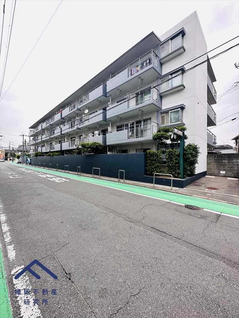フォレックス諸岡1号館の外観