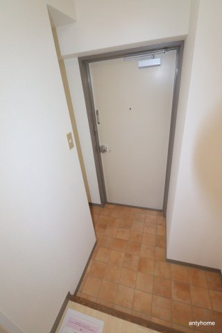 島ビル　仲介手数料無料の玄関