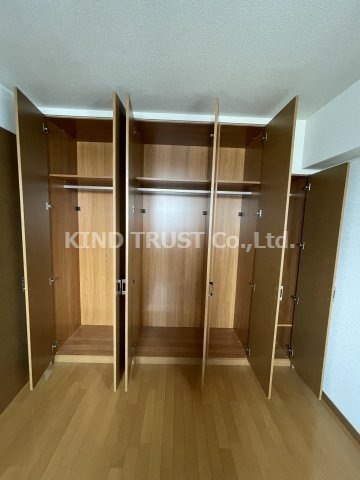 リーガル梅田Ⅱの収納|たっぷりとした収納スペースです