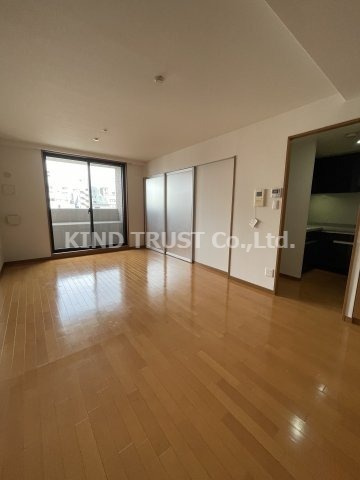 リーガル梅田Ⅱの居間・リビング|ゆったりとした居間です