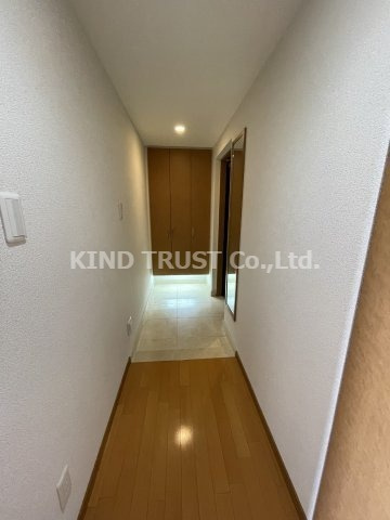 リーガル梅田Ⅱの玄関|ゆったりとした玄関です