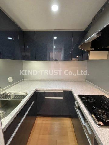 リーガル梅田Ⅱのキッチン|コンパクトなキッチンで掃除もラクラク