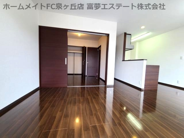 Apice(アピチェ)の居間・リビング|※同物件・反転タイプの写真