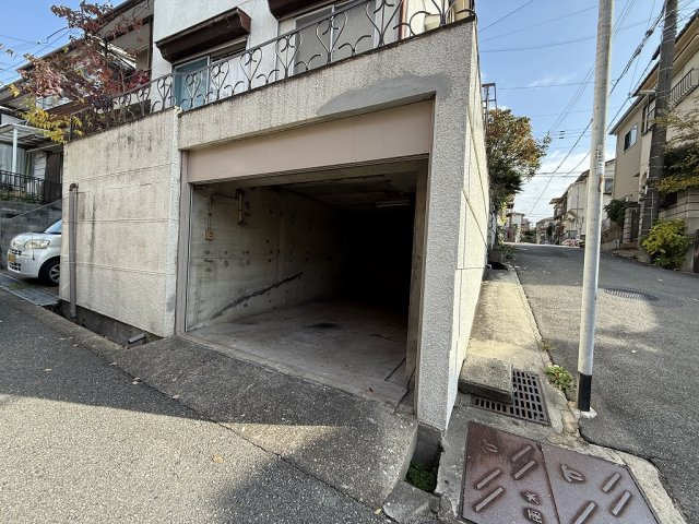 カルムの駐車場