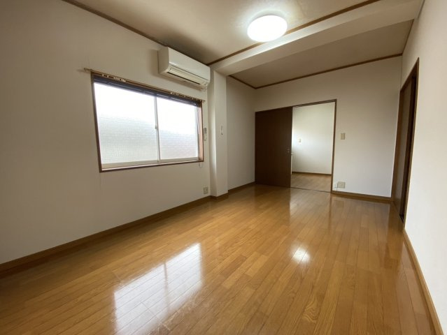 コーポ今善の居間・リビング|ゆったりとした居間です