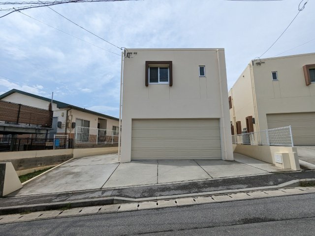 読谷村瀬名波　A棟