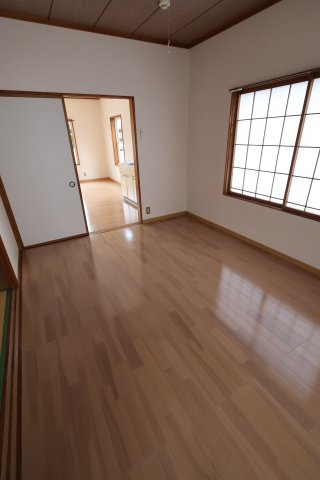 関本ハイツの居間・リビング