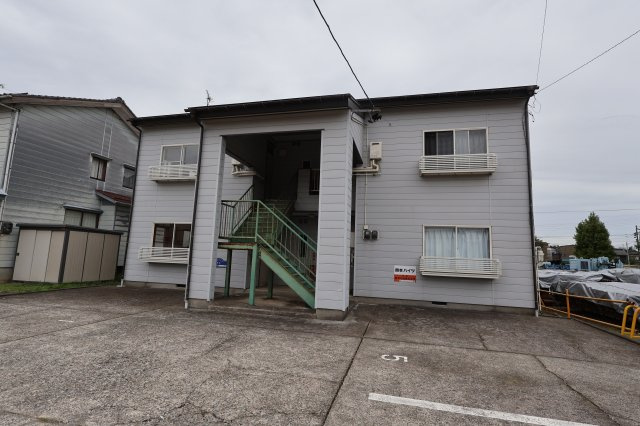 関本ハイツの駐車場