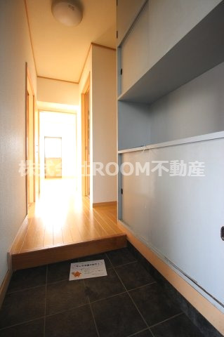 東和ビルの玄関