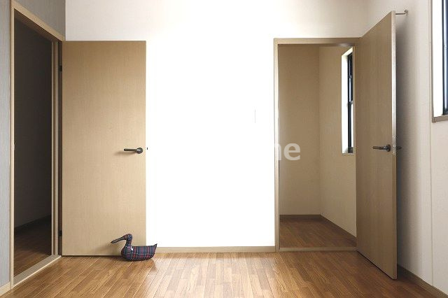 ラピスハイネスB棟の洋室|ゆったりした洋室です