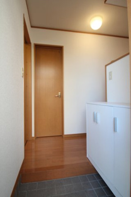 【玄関】 | ラフォーレ・栄町