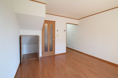 【収納】 | ラフォーレ・栄町 | リビングにある階段収納です