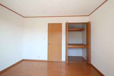 【収納】 | ラフォーレ・栄町 | 寝室にある収納です