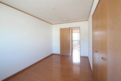 【子供部屋】 | ラフォーレ・栄町 | ２F北側の洋室です