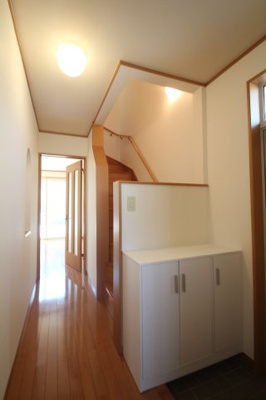 【玄関】 | ラフォーレ・栄町