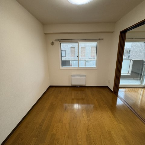 サンヴェール中央の洋室