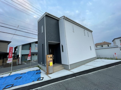 【外観】 | 日進市岩崎町 全1棟　＜仲介手数料無料＞北小・日進中　新築一戸建て | 撮影
社長の村田です！
自らプレイヤーとして営業しています
長年の経験と実績から皆様により良いマイホーム購入のご提案をいたします。
住宅ローンの不安や購入後の不安等何でもご相談ください。