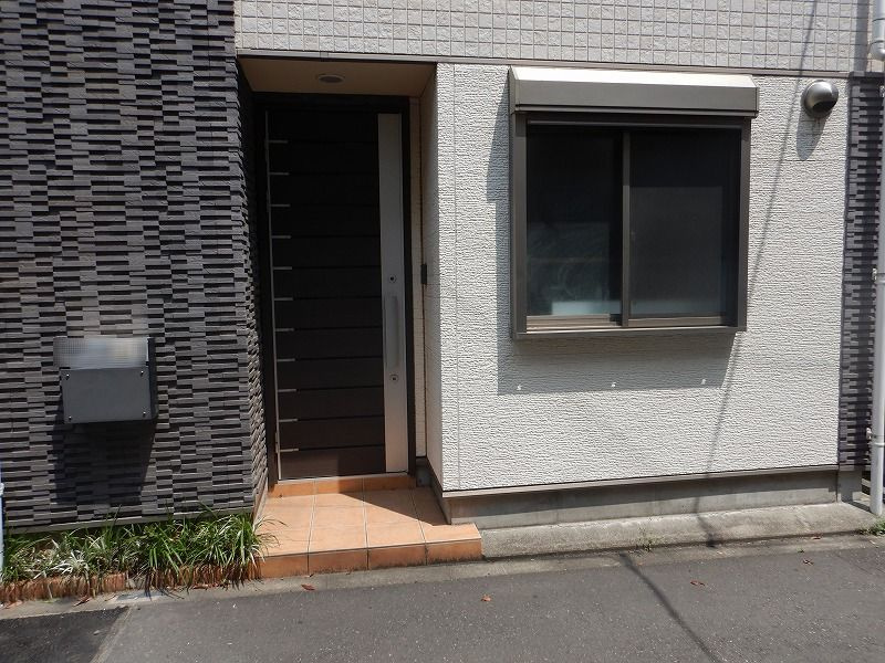 目白5丁目中古戸建の玄関