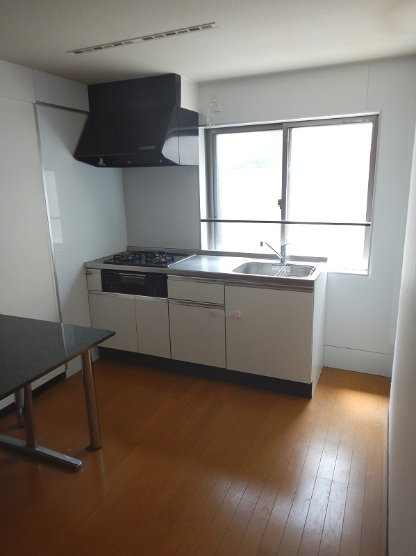 目白5丁目中古戸建のキッチン|1階