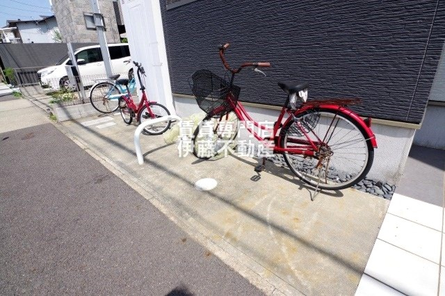 Cherim黒川志賀町の駐車場
