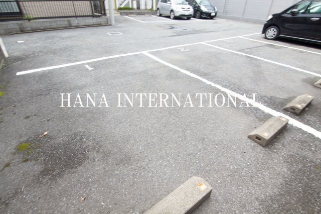 レオパレス松原の駐車場