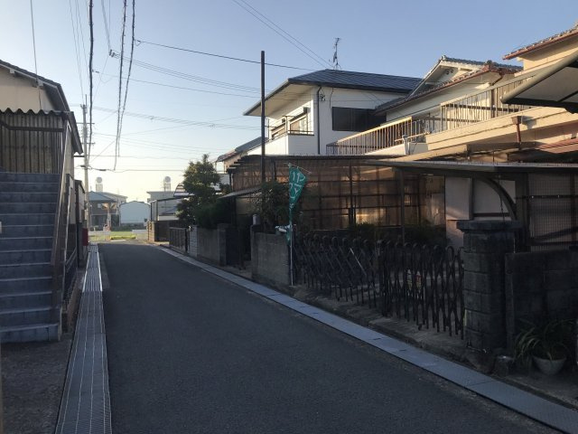 和歌山市粟・中古戸建・113730の前面道路含む現地写真