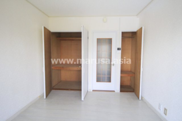 ベルヴィーユ清武の居間・リビング