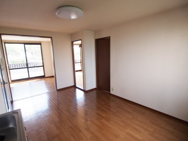 コーポラス祇園の居間・リビング