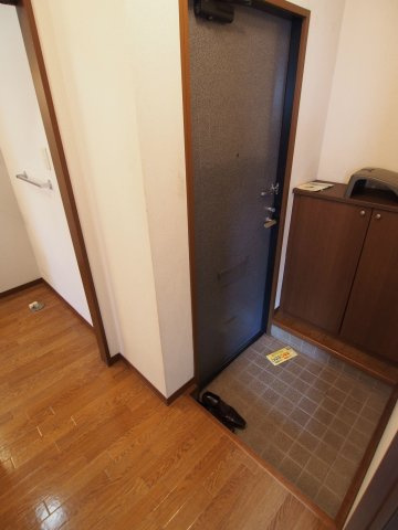 コーポラス祇園の玄関