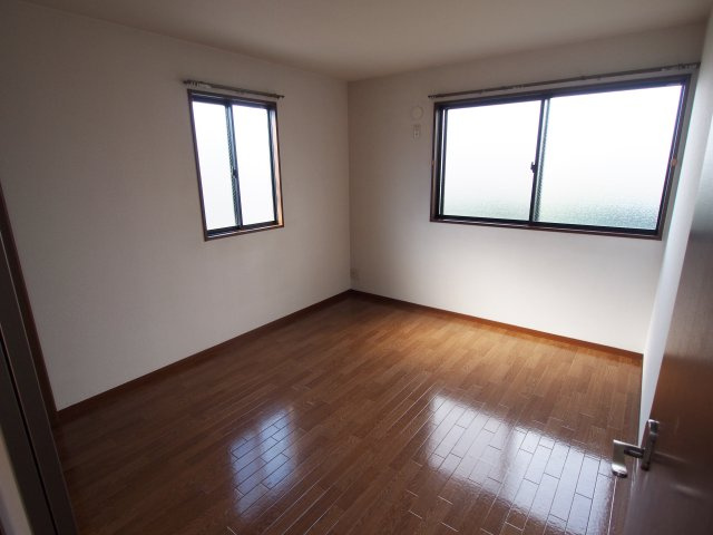 コーポラス祇園の洋室