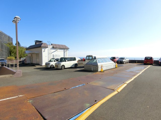 【駐車場】 | 無料駐車場付き