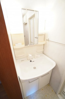 【独立洗面台】 | サキクサノ郷Ⅲ | ※同物件・同タイプの写真です。