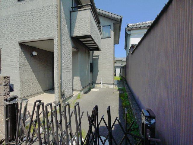 押上町戸建の駐車場