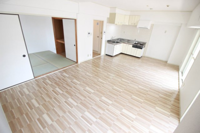 【居間・リビング】 | ラフォーレ八尾