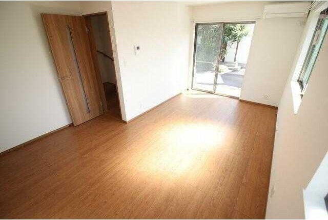 国分寺市日吉町２丁目の一戸建ての居間・リビング