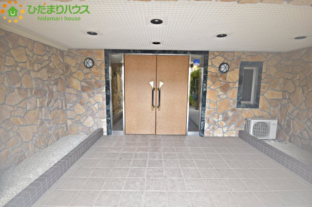 北区櫛引町2丁目　中古マンション　グランボア大宮のエントランス
