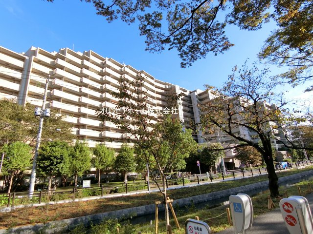コスモ２１ザガーデンズフォート 　2階　角　部屋　空室の外観
