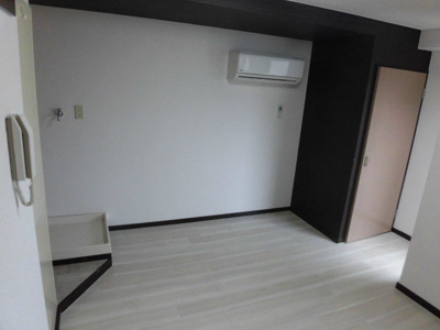 【居間・リビング】 | ハイツ吉田 | きれいなフローリングのお部屋です