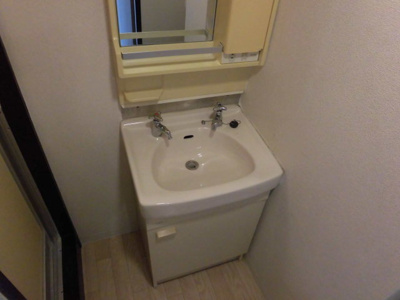 【洗面所】 | ハイツ吉田 | 清潔感のある独立洗面台です